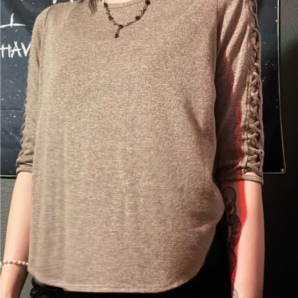 Women's Lace-Up Sleeve Top - Gray
